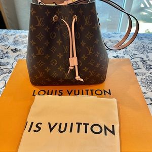 Louis Vuitton Neonoe bucket bag